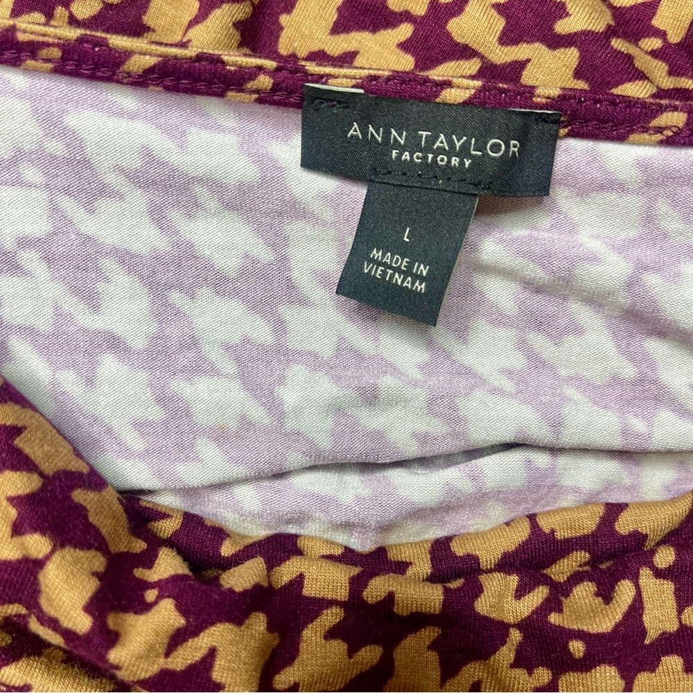 Ann Taylor Houndstooth long sleeve shirt. Large. - Picture 3 of 3